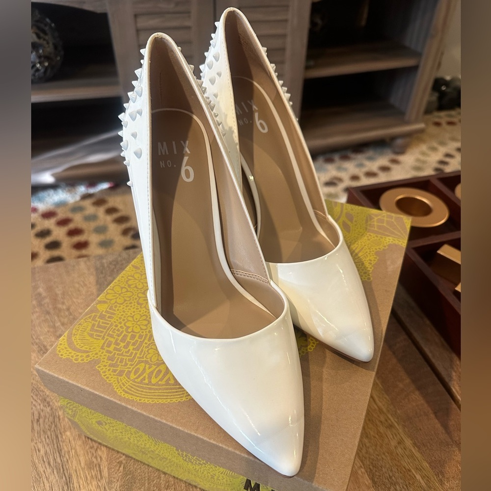 Mix No. 6 Dolinda Patent White Pumps - Size 8.5